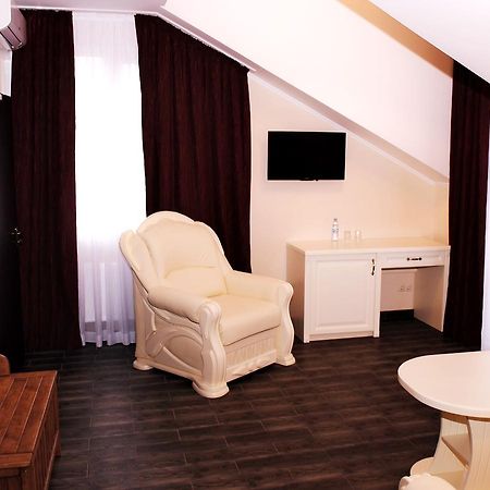 Hotel Restaurant Complex Roman'S Vishenki  Екстериор снимка