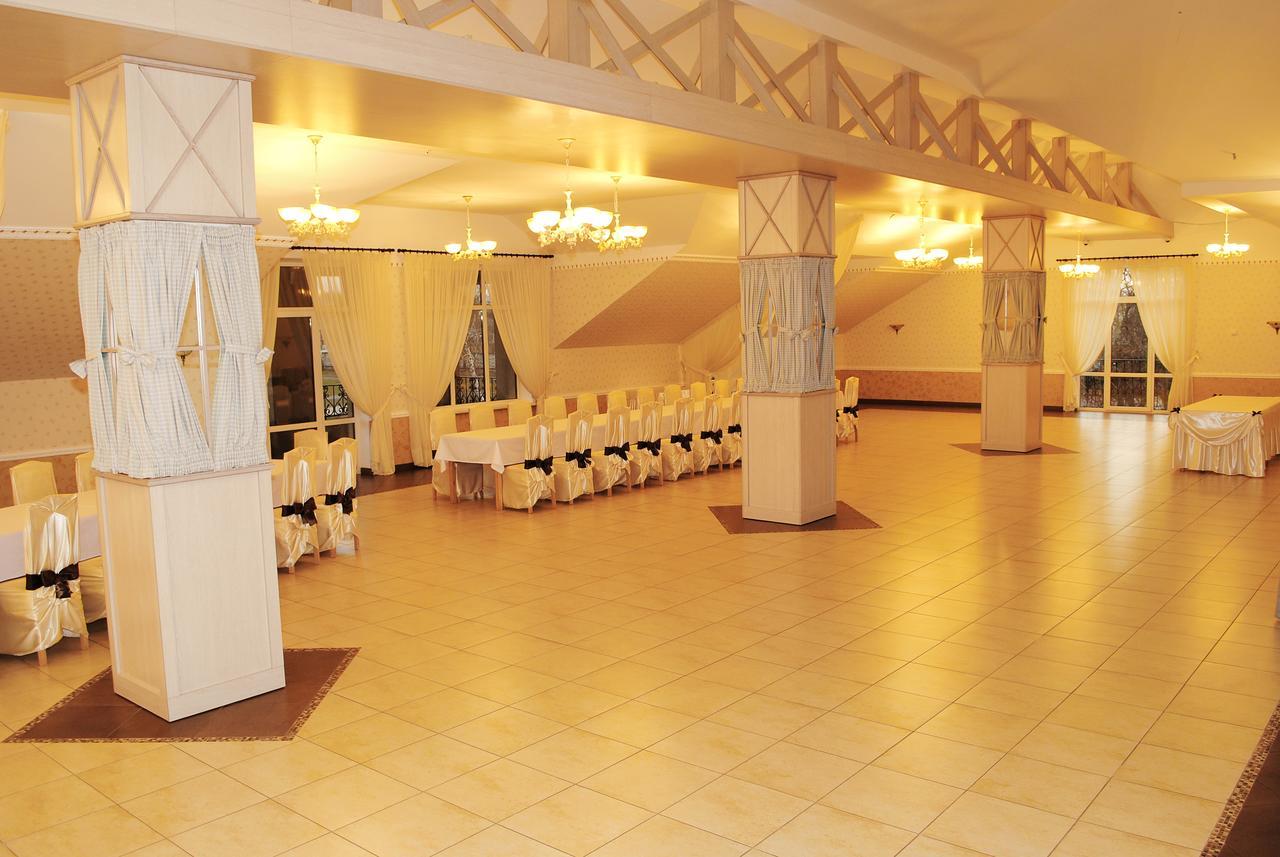 Hotel Restaurant Complex Roman'S Vishenki  Екстериор снимка