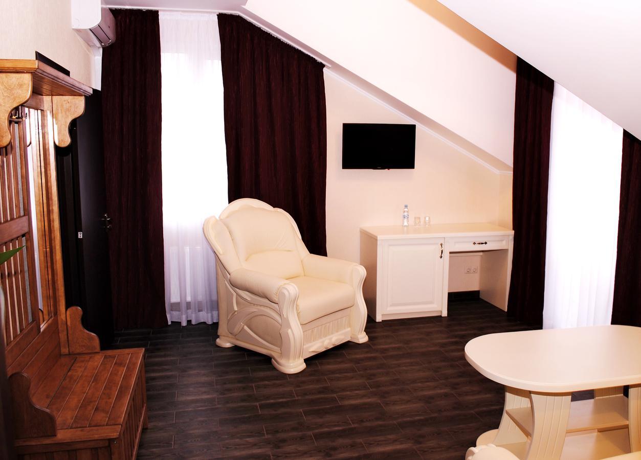 Hotel Restaurant Complex Roman'S Vishenki  Екстериор снимка