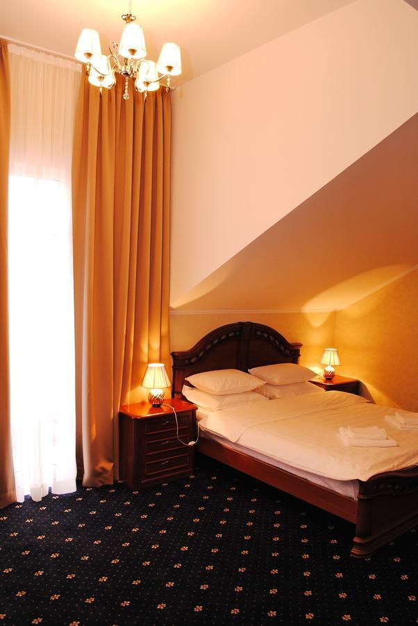 Hotel Restaurant Complex Roman'S Vishenki  Екстериор снимка